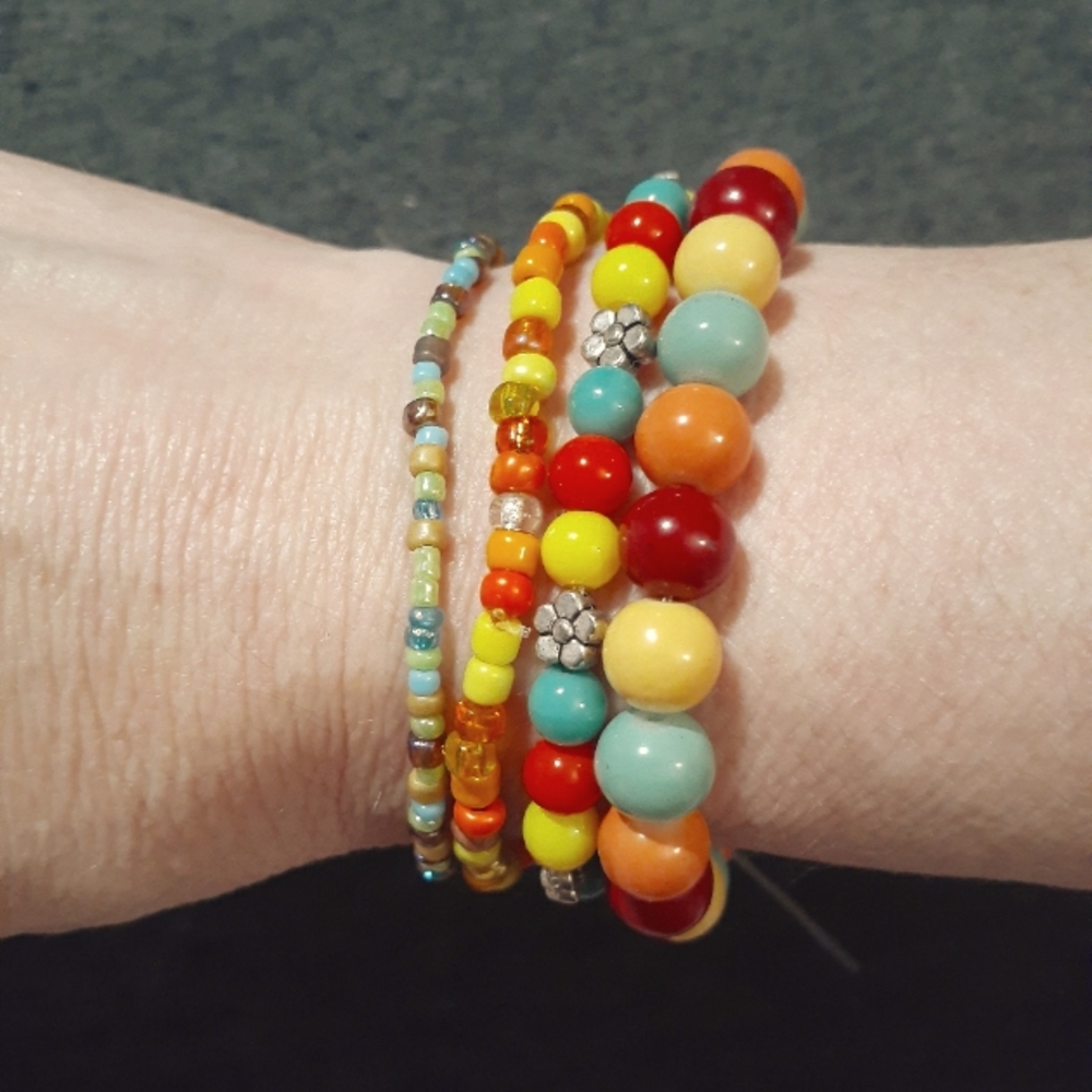 Set of 4 stretchy bracelets